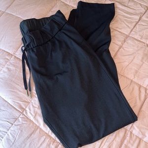 Lululemon on the fly pant